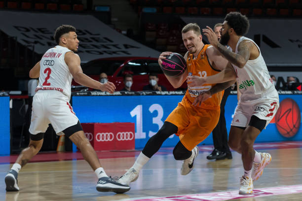 及果岭上的 及果岭上的